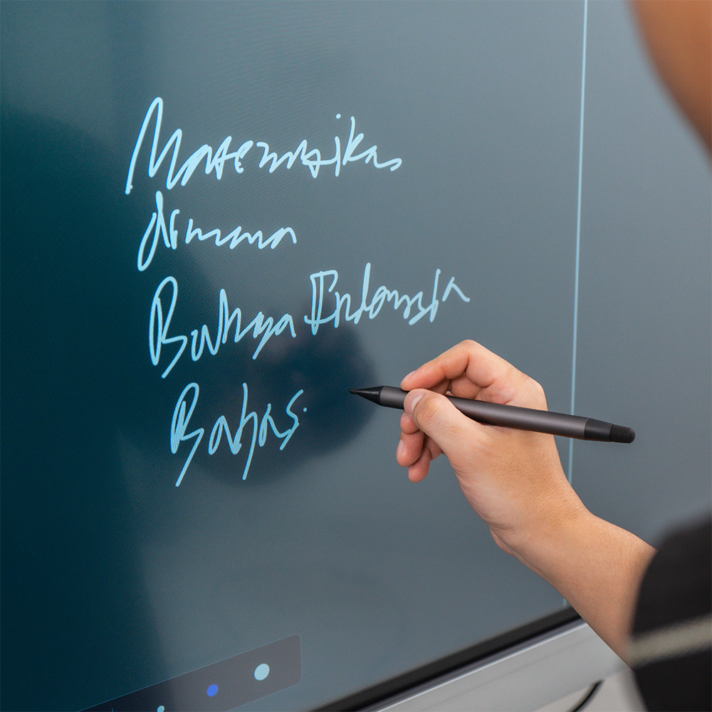 INTERACTIVE WHITEBOARD 86